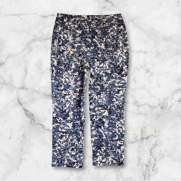 Talbots Floral Print ankle Pants in Blue and white sz 8 Euc, 016 - Picture 2 of 4